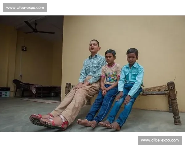 印度 8 岁男孩身高 1.98 米创吉尼斯纪录，基因与运动成就 “小巨人” 传奇