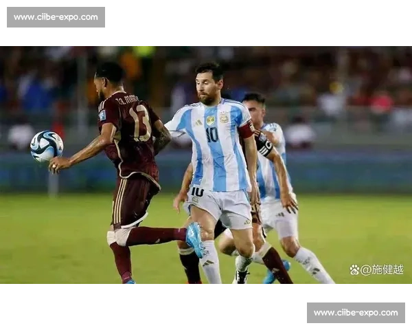 梅西世俱杯谢幕战：师徒兄弟情超越胜负，传奇之夜温情永驻