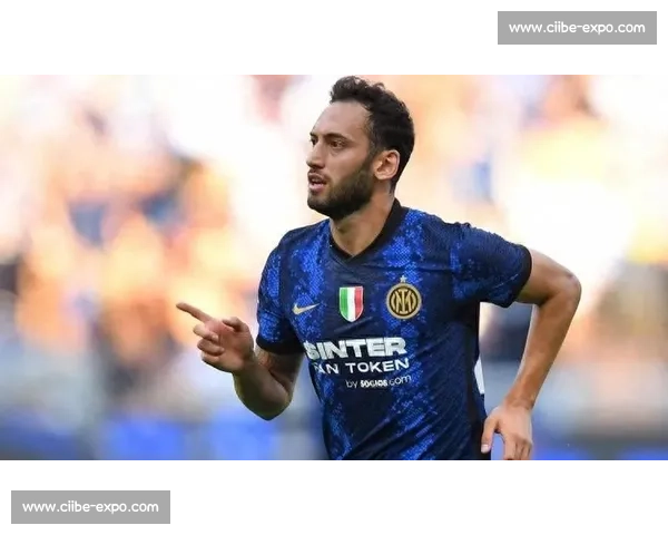 土媒:加拉塔萨雷暂停恰尔汗奥卢谈判,转攻曼城中场 B 席 土媒:加拉塔萨雷暂停恰尔汗奥卢谈判,转攻曼城中场 B 席