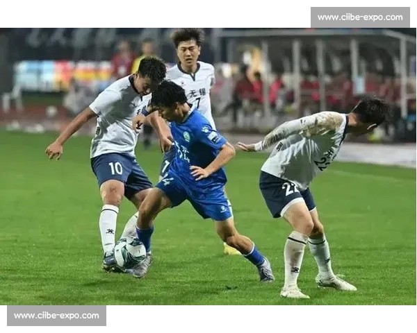 苏超单场 3 万观众破纪录!媒体人:看热闹正是足球魅力的起点 苏超单场 3 万观众破纪录!媒体人:看热闹正是足球魅力的起点